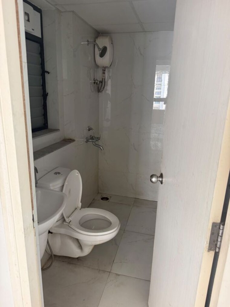Bathroom, runwal-gardens-phase-i 2 Bedroom 504 Sq.Ft. Apartment In Dombivli East Thane 10782355