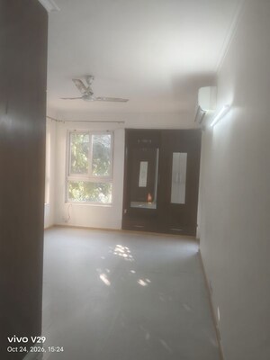 Room in 3 BHK Apartment at Orchid Petals, Sector 49 – for Rent