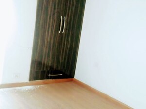 Room in 3 BHK Apartment at Amolik Sankalp, Sector 85 – for Sale