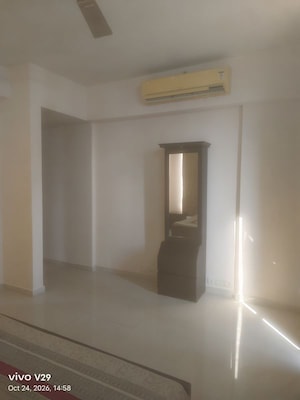 Building Lobby in 3 BHK Apartment at Unitech Escape, Sector 50 – for Rent