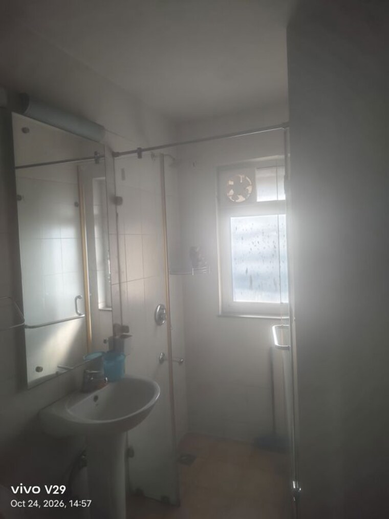 Bathroom, unitech-escape 3 Bedroom 2000 Sq.Ft. Apartment In Sector 50 Gurgaon 10782405