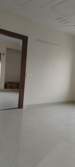 Room in 3 BHK Builder Floor at Sector 8 – for Rent