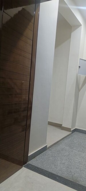  3 BHK Builder Floor at Sector 8 – for Rent