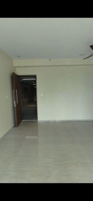 Room in 2 BHK Apartment at Sheth Auris Serenity Tower 3, Malad West – for Rent