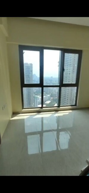 Room in 2 BHK Apartment at Sheth Auris Serenity Tower 3, Malad West – for Rent
