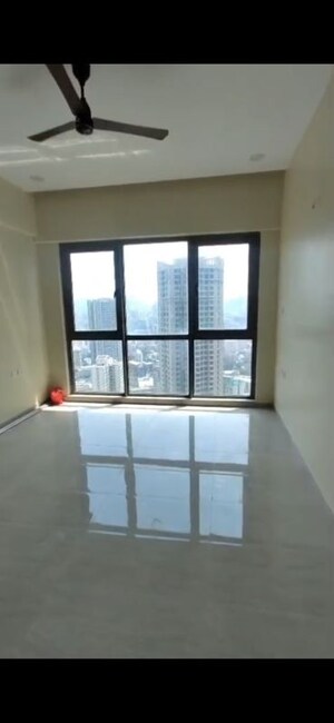 Room in 2 BHK Apartment at Sheth Auris Serenity Tower 3, Malad West – for Rent