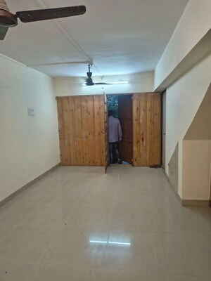 1 RK Villa For Rent in Chembur