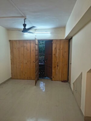 Bedroom in 1 RK Villa at Chembur – for Rent