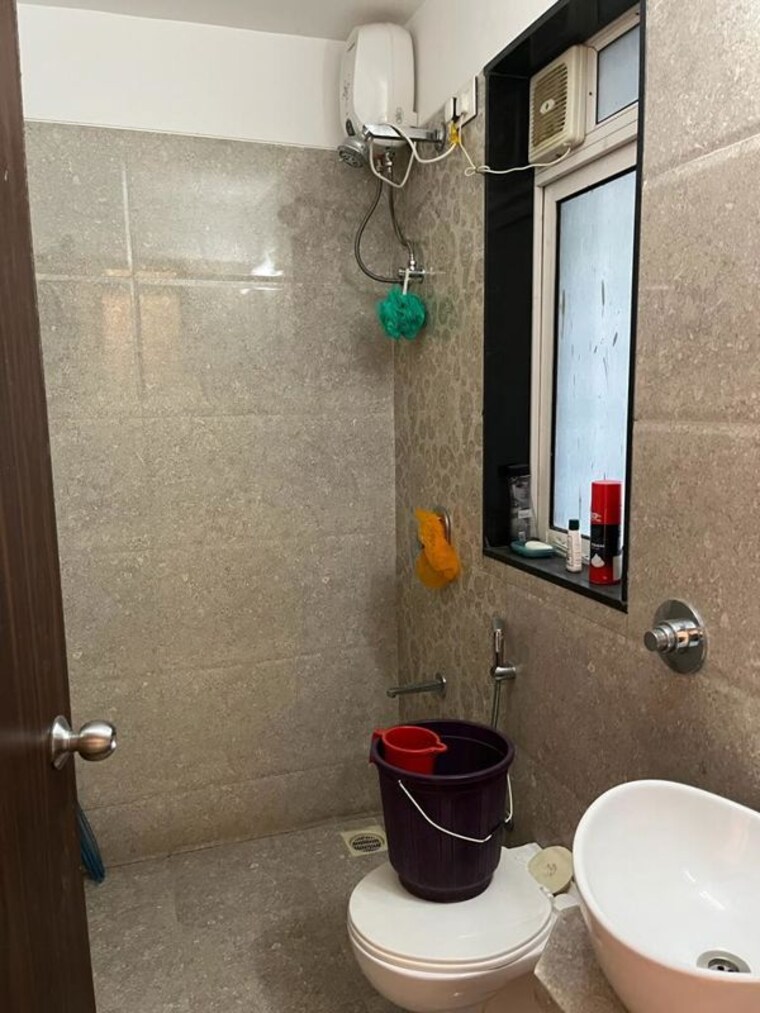 Bathroom, chembur 1 Bedroom 624 Sq.Ft. Apartment In Chembur Mumbai 10782411