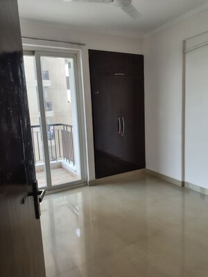 2 BHK Apartment For Rent in Amrapali Riverview, Amrapali Leisure Valley