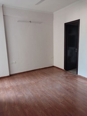 Room in 2 BHK Apartment at Amrapali Riverview, Amrapali Leisure Valley – for Rent