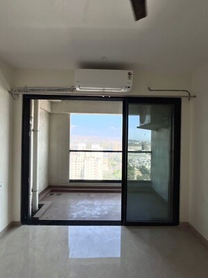 Room in 3 BHK Apartment at Dosti Eastern Bay, Wadala – for Rent