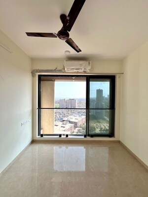 Room in 3 BHK Apartment at Dosti Eastern Bay, Wadala – for Rent