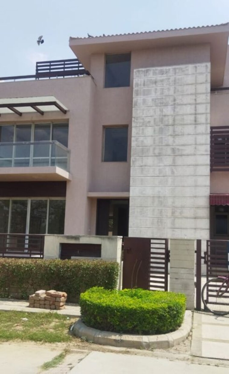 Exterior View, unitech-the-villas 5 Bedroom 10869 Sq.Ft. Villa In Sector 33 Gurgaon 10782435