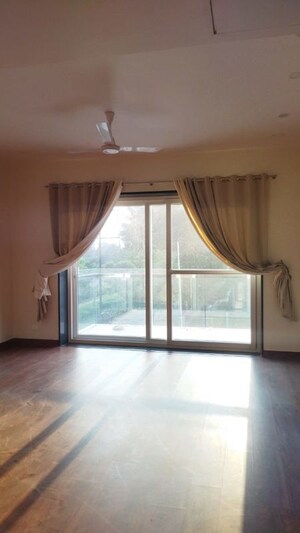 5 BHK Villa For Rent in Unitech The Villas, Sector 33