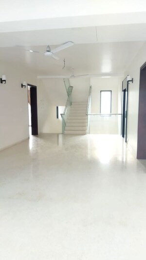 Building Lobby in 5 BHK Villa at Unitech The Villas, Sector 33 – for Rent