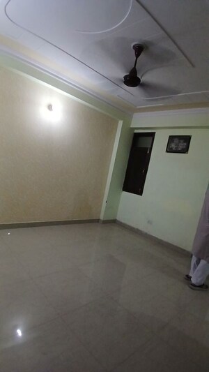 Room in 3 BHK Apartment at Jogabai Extension – for Sale