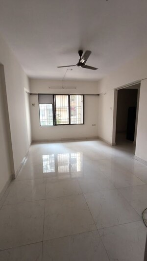 Room in 1 BHK Apartment at Excellency CHS, Andheri West – for Rent