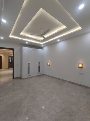 Room in 3 BHK Builder Floor at Naraina – for Sale