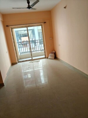 Room in 3 BHK Apartment at Magnolia Prestige, Bishnupur – for Sale