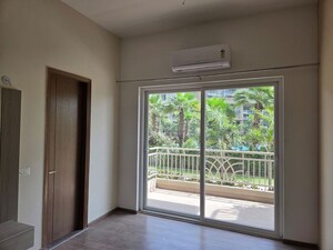 Room in 2.5 BHK Apartment at The Center Court, Sector 88a – for Sale