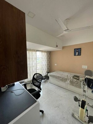 Bedroom in 2 BHK Apartment at Elegant Apartment Khar, Khar West – for Rent
