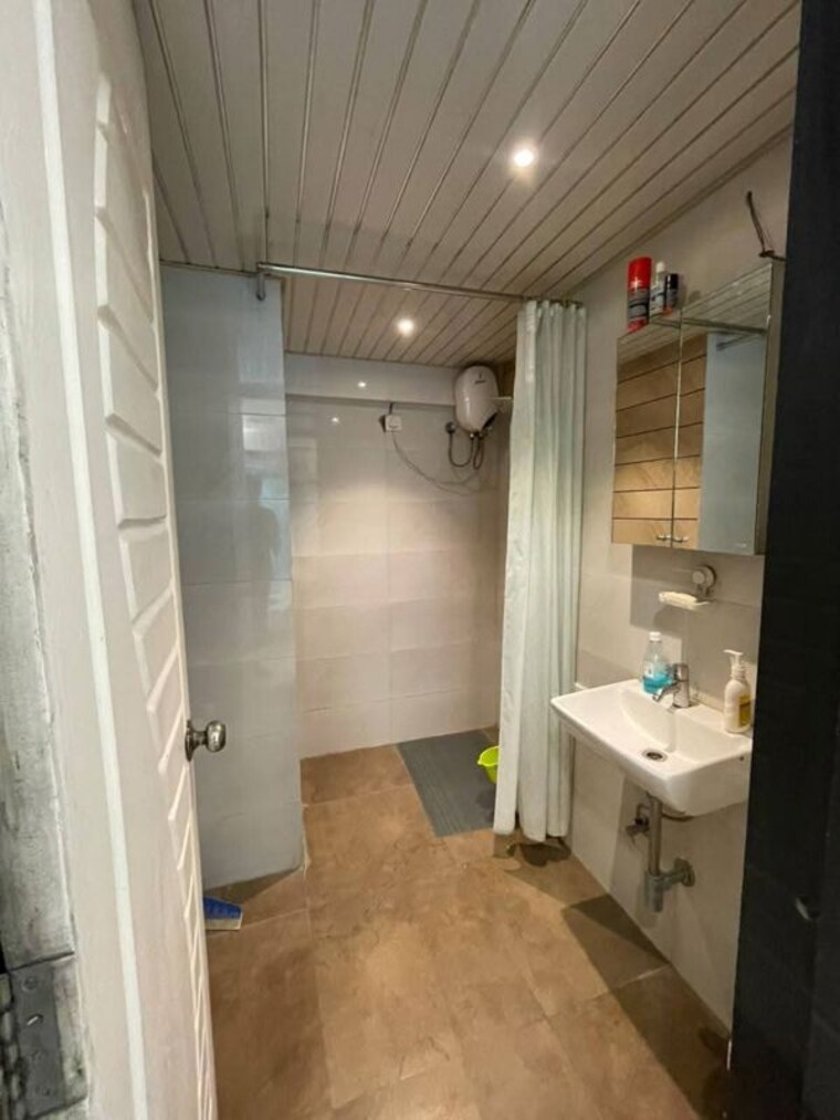 Bathroom, elegant-apartment-khar 2 Bedroom 950 Sq.Ft. Apartment In Khar West Mumbai 10782491