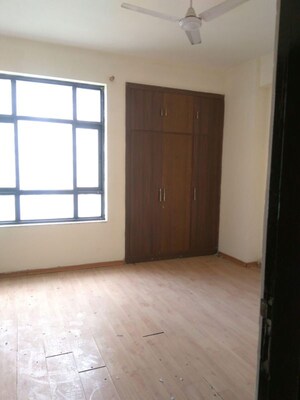 3 BHK Apartment For Sale in HIG Apartments, Omicron I Greater Noida