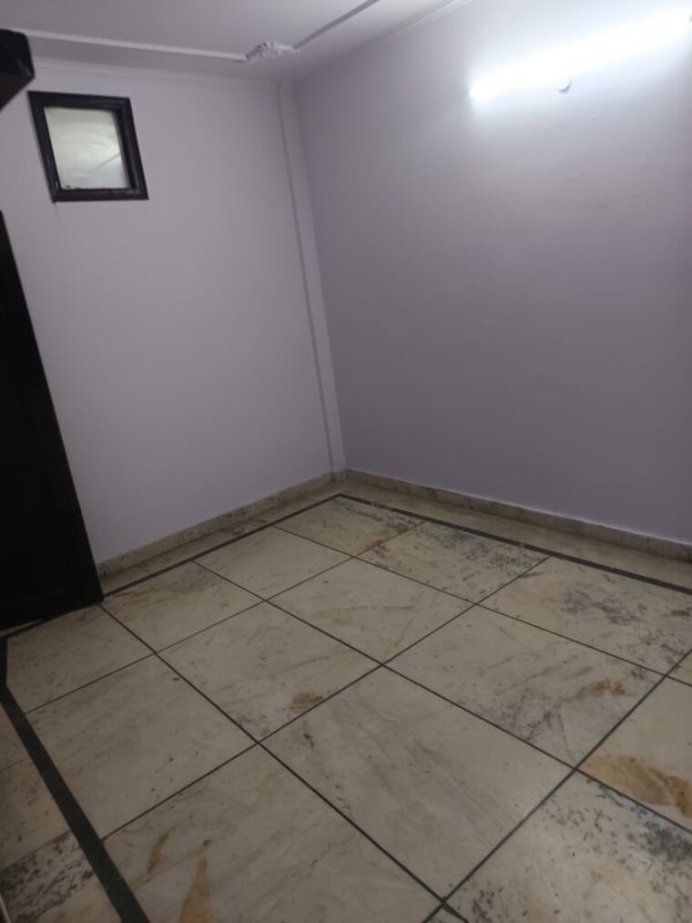 Room, rohini sector 11 2 Bedroom 700 Sq.Ft. Builder Floor In Rohini Sector 11 Delhi 10782530