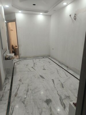 Room in 2 BHK Builder Floor at Rohini Sector 11 – for Rent