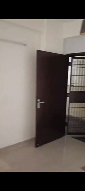 Room in 2 BHK Apartment at Meenal Balmukund Residency, Raj Nagar Extension – for Rent