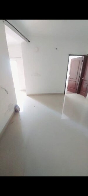 Room in 2 BHK Apartment at VVIP Addresses, Raj Nagar Extension – for Rent