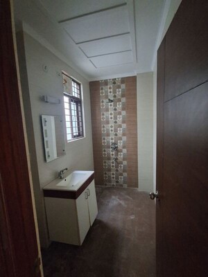 Furnished Amenities in 3 BHK Builder Floor at Huda HBC Society, Sector 9 – for Rent