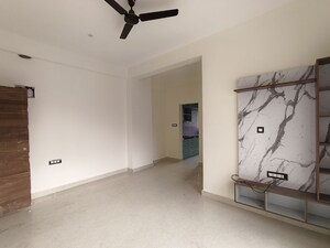 1 BHK Builder Floor For Rent in Yemalur