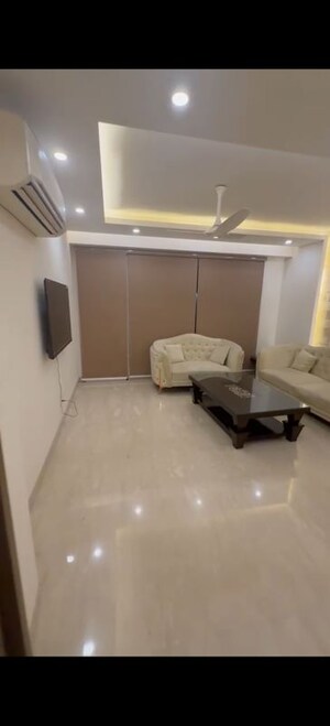 Team Area in 3 BHK Builder Floor at Kalkaji – for Rent