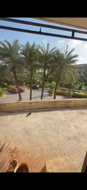 Swimming Pool in 2.5 BHK Apartment at Kalpataru Vienta Tower A, Kandivali East – for Rent