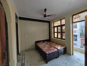 Room in  Independent House at Ashok Vihar Phase 3 – for Rent