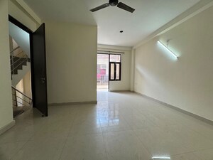 2 BHK Builder Floor For Rent in Chattarpur