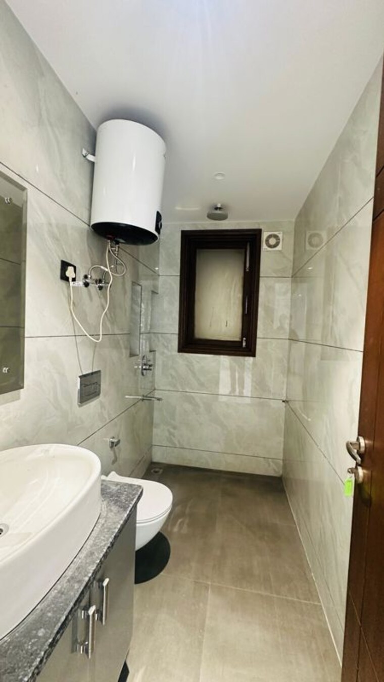 Bathroom, saket 3 Bedroom 1500 Sq.Ft. Builder Floor In Saket Delhi 10782667
