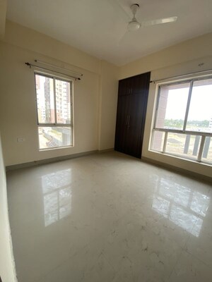 Room in 3 BHK Apartment at Unimark Springfield, Rajarhat Gopalpur – for Sale