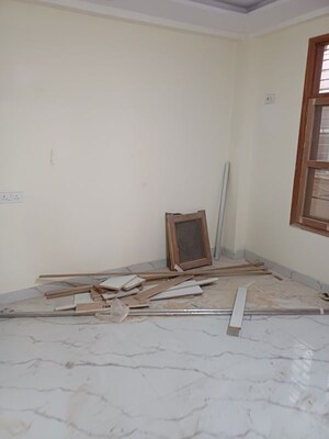 Furnished Amenities in 3.5 BHK Independent House at Palla Village – for Sale