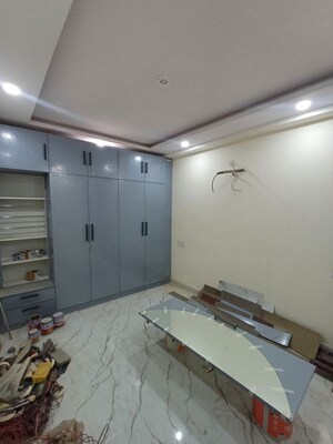 Furnished Amenities in 3.5 BHK Independent House at Palla Village – for Sale