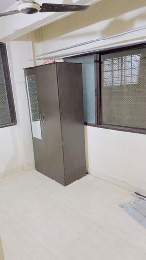 Room in 1.5 BHK Apartment at Link Road – for Rent