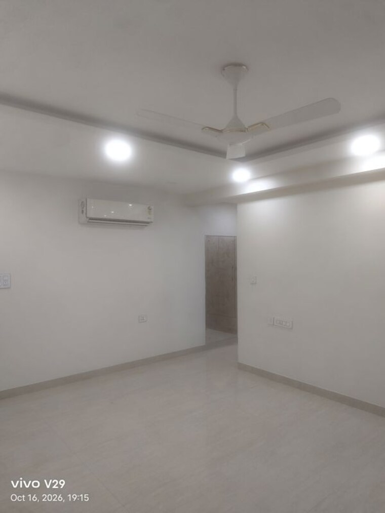 Room, emaar-marbella 5 Bedroom 8120 Sq.Ft. Villa In Sector 66 Gurgaon 10782692