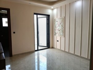 Room in 3 BHK Builder Floor at BPTP District Phase 2, Sector 84 – for Sale