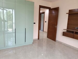 Room in 3 BHK Builder Floor at BPTP District Phase 2, Sector 84 – for Sale