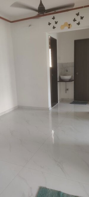 Room in 1 BHK Apartment at Metropolis Bayside, Kasarvadavali – for Rent