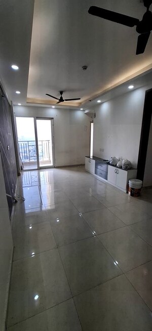 Room in 2 BHK Apartment at Signature Global The Millennia, Sector 37d – for Rent