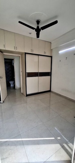 Room in 2 BHK Apartment at Signature Global The Millennia, Sector 37d – for Rent