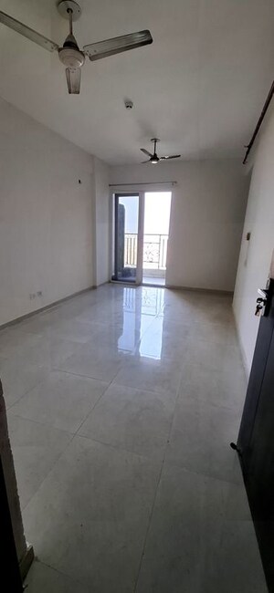 Room in 2 BHK Apartment at Signature Global The Millennia, Sector 37d – for Rent